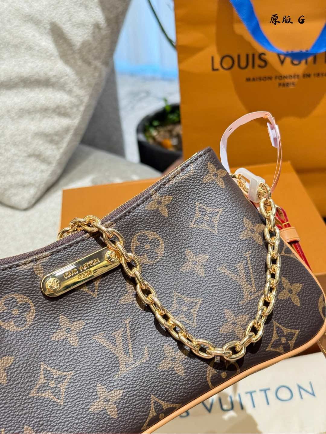 Handbag