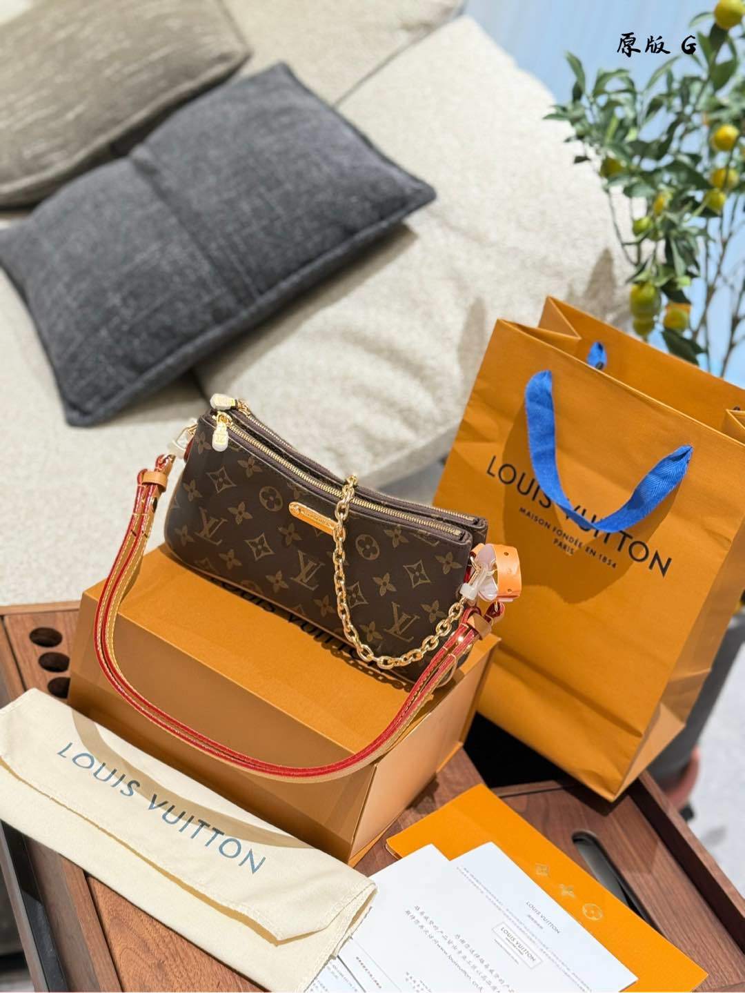 Handbag