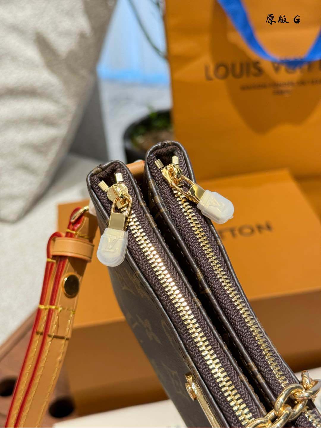 Handbag